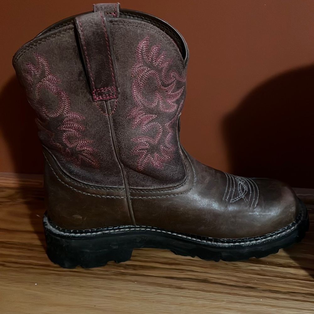Ariat Women’s size 9.5b boots